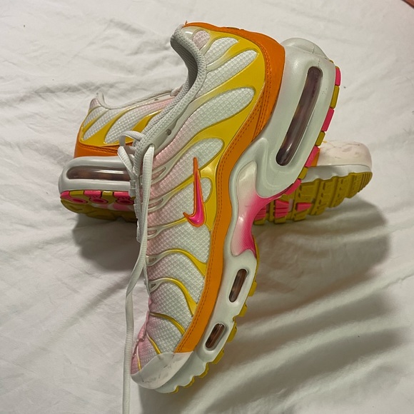 Nike Air Max Plus - Picture 2 of 4